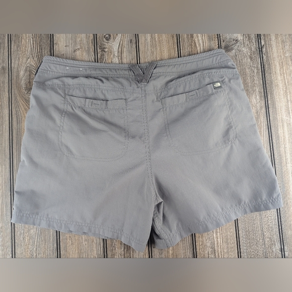 The North Face Size 14 Lightweight Shorts In Gray - Picture 2 of 12